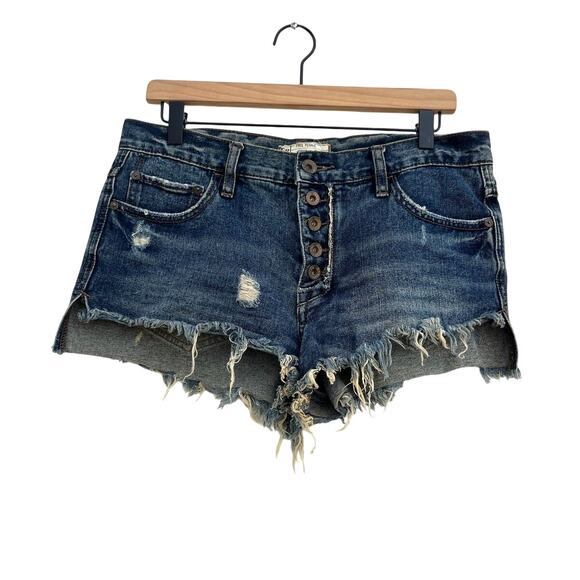 Free People Women's Short Cut Off Distressed Button Fly Denim Shorts Size 26 - Picture 1 of 6